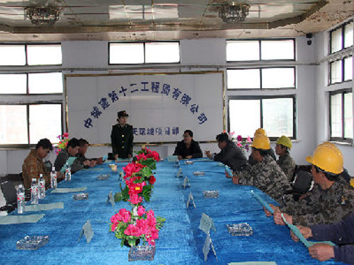 消防培训进工地 为建筑工人戴上“安全帽”